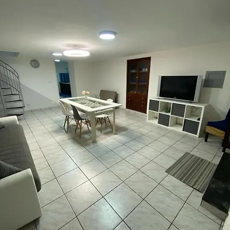 Casa *